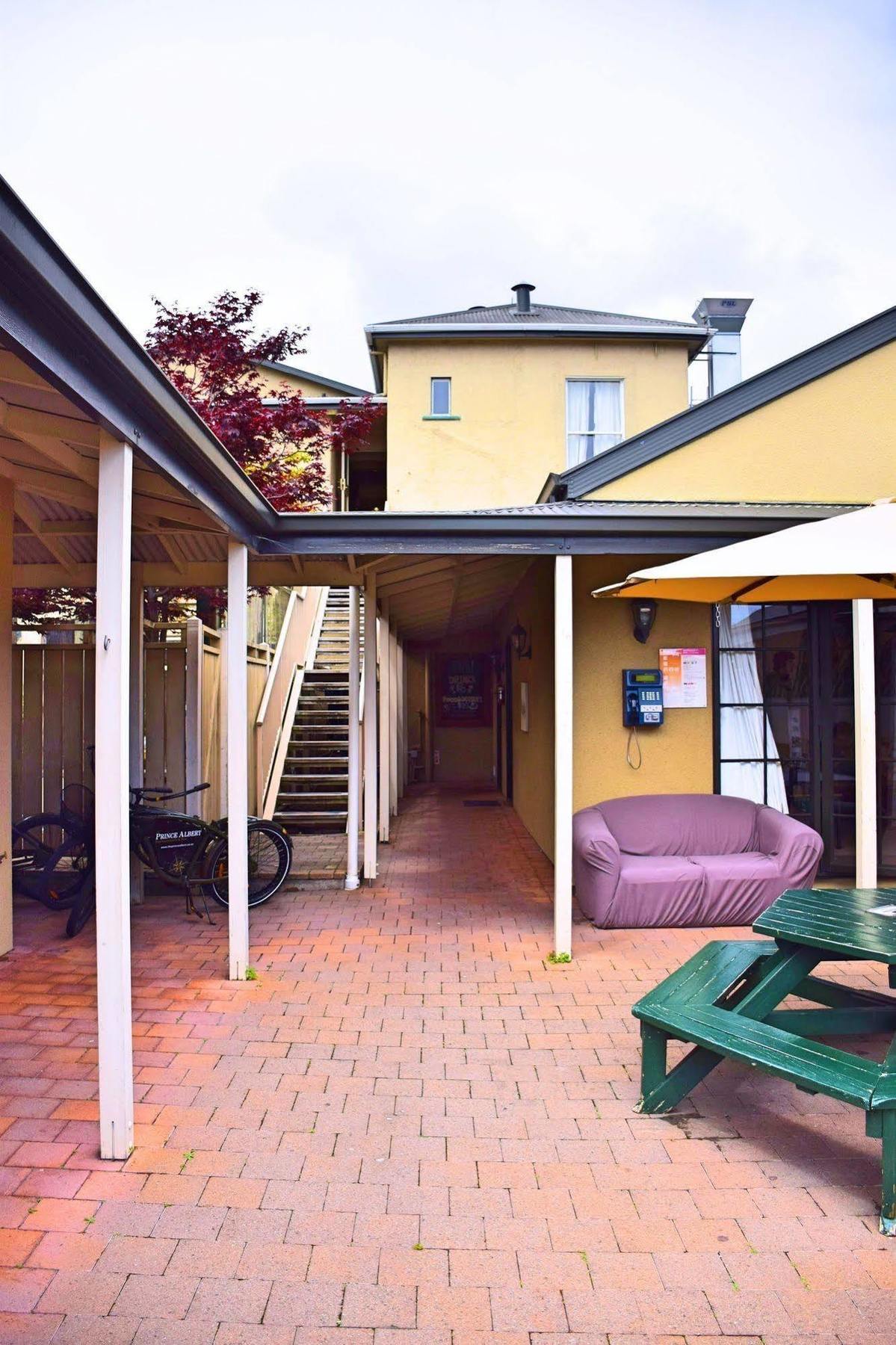 The Prince Albert Backpackers & Bar Νέλσον Εξωτερικό φωτογραφία